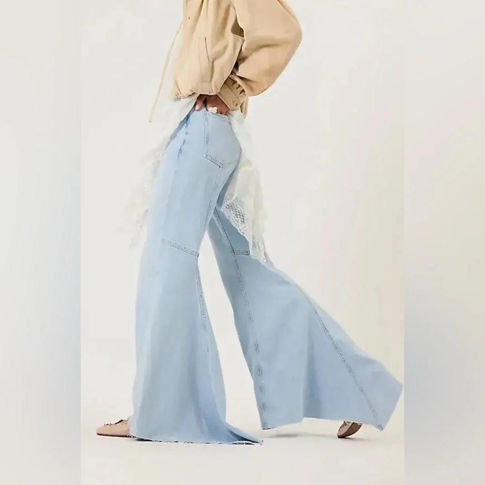 NWT We The Free LIVE WIRE FLARE JEANS - Picture 4 of 16